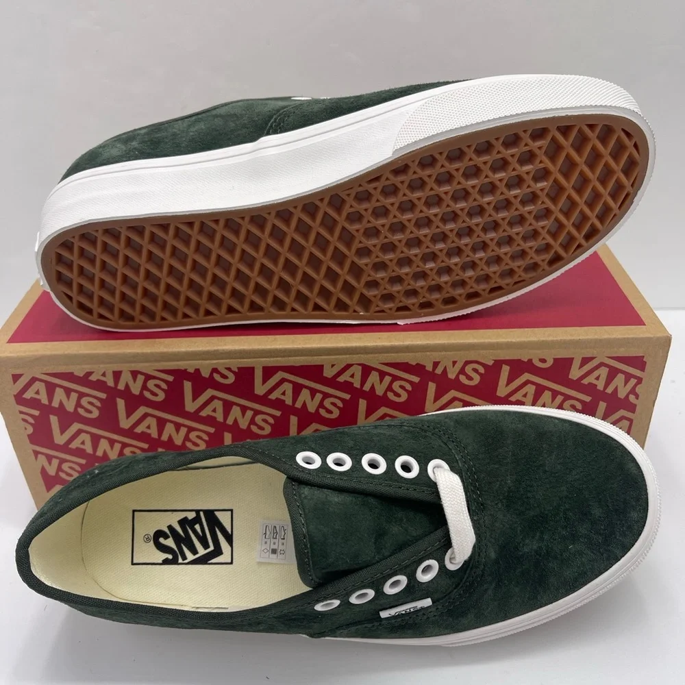 Vans WMNS Dark Green Suede Sneakers Authentic
Pig Suede Dried Kelp
VN000D7YEMU - Picture 4 of 16